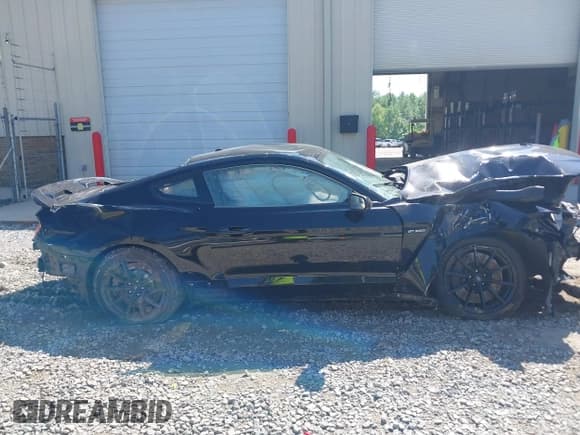 ✅ 2017 Ford Mustang Shelby GT350 • VIN: 1FA6P8JZ1H5524070 • Лот: 42131160. Опубликован ранее на IAAI с пробегом Не указан. Бесплатный доступ к архиву аукционных продаж из США и подробный отчёт об истории автомобиля на DreamBid. Изображение 14.