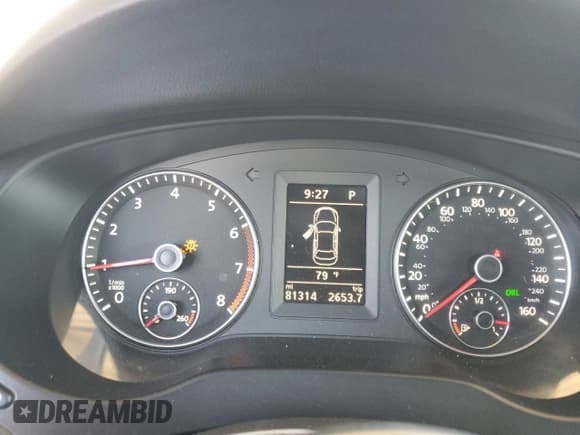 ✅ 2013 Volkswagen Jetta Autobahn • VIN: 3VW4A7AJ4DM233538 • Lot: 57301985. Wystawiony na Copart z przebiegiem 81 314 mil. Bezpłatny archiwum sprzedaży aukcyjnych z USA i szczegółowy raport historii pojazdu na DreamBid. Zdjęcie 9.