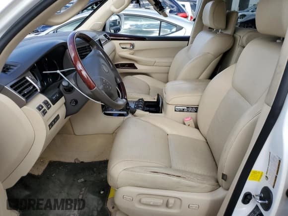 ✅ 2015 Lexus LX 570 • VIN: JTJHY7AX7F4169804 • Lot: 79885024. Listed on Copart with 55,392 mi. Free auction sales archive from the USA and detailed vehicle history report at DreamBid. Image 7.