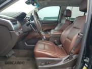 ✅ 2015 Chevrolet Suburban LTZ • VIN: 1GNSCKKC7FR159547 • Lot: 79815464. Wystawiony na Copart z przebiegiem 262 208 mil. Bezpłatny archiwum sprzedaży aukcyjnych z USA i szczegółowy raport historii pojazdu na DreamBid. Zdjęcie 7.