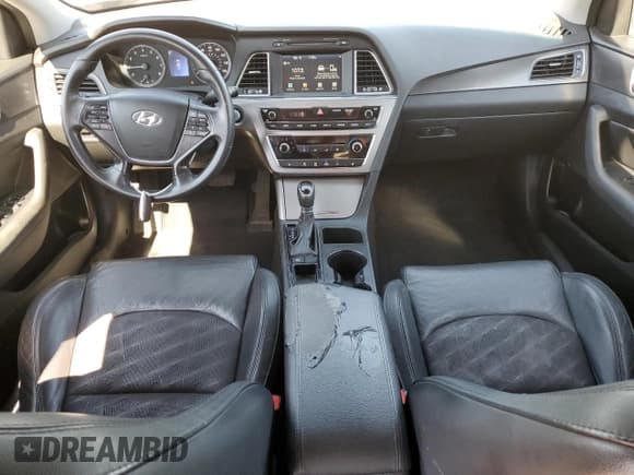 ✅ 2017 Hyundai Sonata Limited • VIN: 5NPE34AFXHH561733 • Лот: 80655555. Опубликован ранее на Copart с пробегом 147 456 миль. Бесплатный доступ к архиву аукционных продаж из США и подробный отчёт об истории автомобиля на DreamBid. Изображение 8.