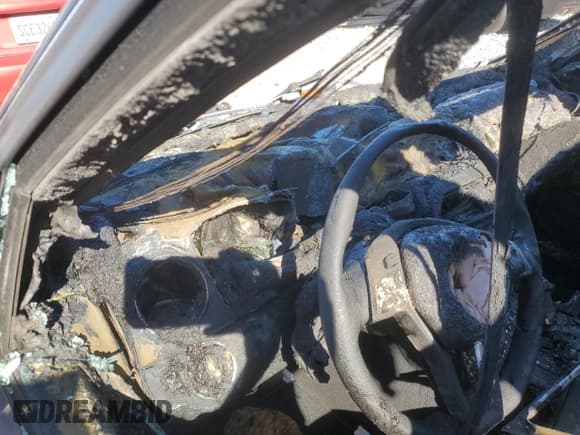 ✅ 2013 Mercedes-Benz C 250 Sport • VIN: WDDGF4HB4DA831758 • Лот: 91432765. Опубликован ранее на Copart с пробегом Не указан. Бесплатный доступ к архиву аукционных продаж из США и подробный отчёт об истории автомобиля на DreamBid. Изображение 9.