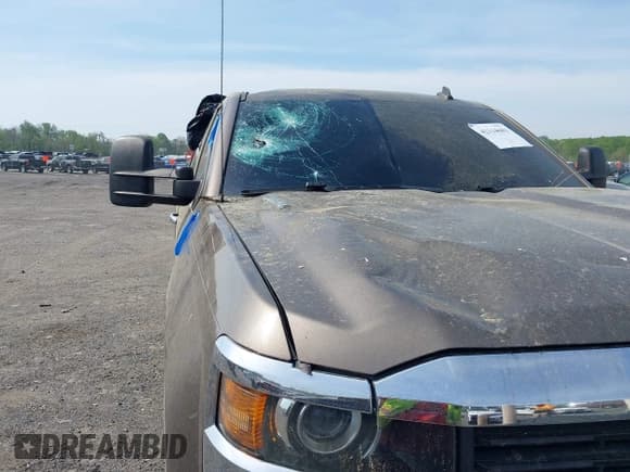 ✅ 2015 Chevrolet Silverado 2500HD LTZ • VIN: 1GC1KWE89FF183873 • Lot: 42114681. Listed on IAAI with 113,443 mi. Free auction sales archive from the USA and detailed vehicle history report at DreamBid. Image 6.