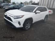 ✅ 2022 Toyota RAV4 Hybrid XLE • VIN: 4T3RWRFV0NU077659 • Lot: 43387394. Wystawiony na IAAI z przebiegiem 49 278 mil. Bezpłatny archiwum sprzedaży aukcyjnych z USA i szczegółowy raport historii pojazdu na DreamBid. Zdjęcie 2.