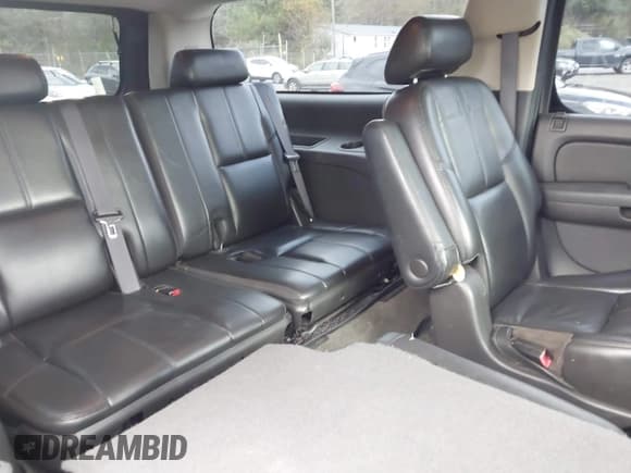 ✅ 2007 Chevrolet Suburban LT • VIN: 3GNFK163X7G263637 • Лот: 43768688. Опубликован ранее на IAAI с пробегом 194 590 миль. Бесплатный доступ к архиву аукционных продаж из США и подробный отчёт об истории автомобиля на DreamBid. Изображение 8.