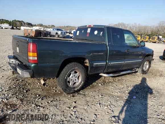 2001 Chevrolet Silverado 1500 LT z VIN 1GCEC19T21Z203162, wystawiony jako Copart lot #46577965 z przebiegiem 308 212 mil mil oraz Szkoda całkowita • Salvage title. Historia ofert i sprzedaży dostępna na DreamBid. Obrazek 3.