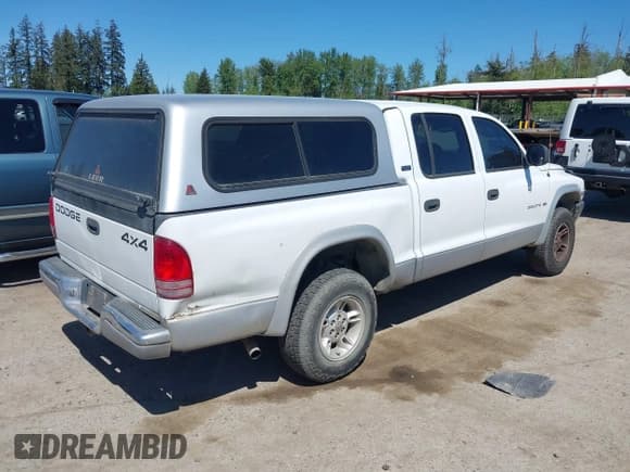 ✅ 2000 Dodge Dakota Sport • VIN: 1B7GG2AN9YS792231 • Lot: 42174764. Wystawiony na IAAI z przebiegiem 285 535 mil. Bezpłatny archiwum sprzedaży aukcyjnych z USA i szczegółowy raport historii pojazdu na DreamBid. Zdjęcie 4.