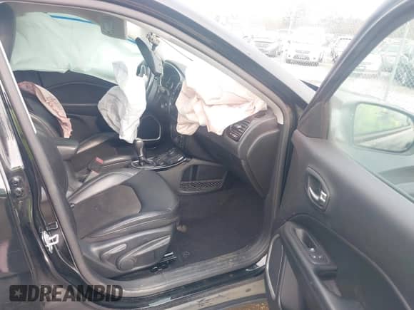 2020 Jeep Compass Latitude с VIN 3C4NJDBB7LT157685, выставлен на аукционе IAAI как лот 41928970 с пробегом 108 163 миль миль и . История ставок и продаж доступна на DreamBid. Изображение 5.