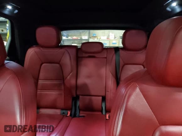 ✅ 2019 Porsche Cayenne S • VIN: WP1AB2AY5KDA60686 • Лот: 68155912. Опубликован ранее на Copart с пробегом 48 987 миль. Бесплатный доступ к архиву аукционных продаж из США и подробный отчёт об истории автомобиля на DreamBid. Изображение 10.