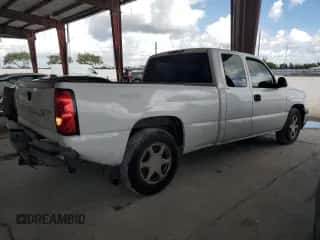 2006 Chevrolet Silverado 1500 Work Truck z VIN 1GCEC19V86Z170676, wystawiony jako Copart lot #67197995 z przebiegiem 268 869 mil mil oraz Szkoda całkowita • Salvage title. Historia ofert i sprzedaży dostępna na DreamBid. Obrazek 3.