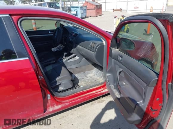 ✅ 2006 Volkswagen Jetta 2.5L • VIN: 3VWRG71K06M683932 • Лот: 42359935. Опубликован ранее на IAAI с пробегом 102 091 миль. Бесплатный доступ к архиву аукционных продаж из США и подробный отчёт об истории автомобиля на DreamBid. Изображение 5.