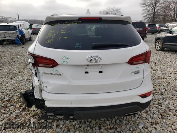 ✅ 2018 Hyundai Santa Fe 2.4L • VIN: 5NMZUDLB4JH098211 • Лот: 69748312. Опубликован ранее на Copart с пробегом 54 445 миль. Бесплатный доступ к архиву аукционных продаж из США и подробный отчёт об истории автомобиля на DreamBid. Изображение 6.