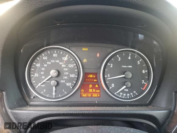 ✅ 2006 BMW 3 Series 325i • VIN: WBAVB175X6NK40432 • Lot: 76730424. Wystawiony na Copart z przebiegiem 168 119 mil. Bezpłatny archiwum sprzedaży aukcyjnych z USA i szczegółowy raport historii pojazdu na DreamBid. Zdjęcie 9.