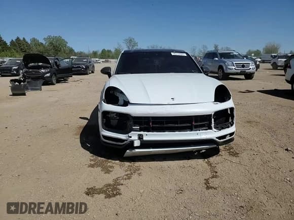 ✅ 2022 Porsche Cayenne Turbo GT • VIN: WP1BK2AY6NDA60138 • Lot: 56312685. Listed on Copart with 25,010 mi. Free auction sales archive from the USA and detailed vehicle history report at DreamBid. Image 14.