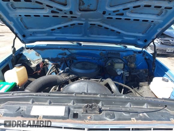 ✅ 1985 Chevrolet Silverado 1500 • VIN: 2GCDC14H2F1166502 • Лот: 43124916. Опубликован ранее на IAAI с пробегом 71 653 миль. Бесплатный доступ к архиву аукционных продаж из США и подробный отчёт об истории автомобиля на DreamBid. Изображение 10.