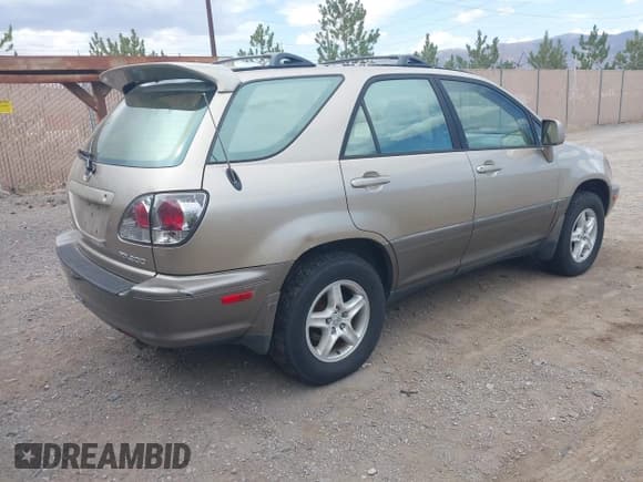 ✅ 2003 Lexus RX 300 • VIN: JTJHF10U830308089 • Lot: 42832022. Listed on IAAI with 244,219 mi. Free auction sales archive from the USA and detailed vehicle history report at DreamBid. Image 4.