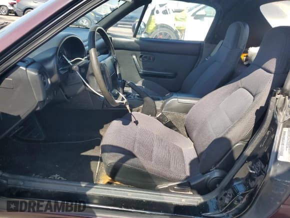 ✅ 1991 Mazda MX-5 Miata Special Edition • VIN: JM1NA3511M1200004 • Lot: 89690895. Listed on Copart with 182,155 mi. Free auction sales archive from the USA and detailed vehicle history report at DreamBid. Image 7.