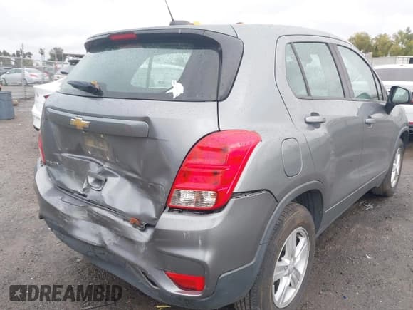 ✅ 2020 Chevrolet Trax LS • VIN: 3GNCJKSB9LL159716 • Lot: 43704981. Wystawiony na IAAI z przebiegiem 84 930 mil. Bezpłatny archiwum sprzedaży aukcyjnych z USA i szczegółowy raport historii pojazdu na DreamBid. Zdjęcie 18.