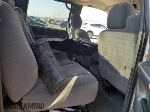 ✅ 2005 Chevrolet Silverado 2500HD LS • VIN: 1GCHK23215F832375 • Lot: 90425345. Wystawiony na Copart z przebiegiem Nie podano. Bezpłatny archiwum sprzedaży aukcyjnych z USA i szczegółowy raport historii pojazdu na DreamBid. Zdjęcie 10.