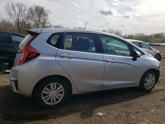 ✅ 2015 Honda Fit LX • VIN: 3HGGK5G56FM711135 • Lot: 53340805. Listed on Copart with 131,929 mi. Free auction sales archive from the USA and detailed vehicle history report at DreamBid. Image 3.