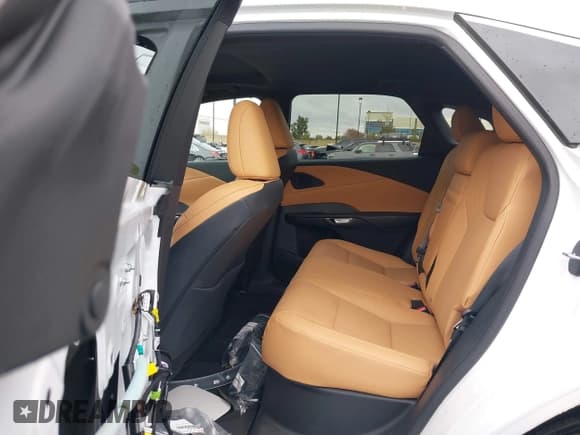 ✅ 2023 Lexus RX 350 • VIN: 2T2BAMCA0PC034324 • Lot: 41759608. Wystawiony na IAAI z przebiegiem 8 001 mil. Bezpłatny archiwum sprzedaży aukcyjnych z USA i szczegółowy raport historii pojazdu na DreamBid. Zdjęcie 8.