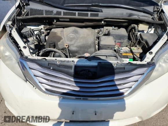 ✅ 2017 Toyota Sienna XLE Premium • VIN: 5TDYZ3DC6HS807002 • Лот: 64998935. Опубликован ранее на Copart с пробегом 178 604 миль. Бесплатный доступ к архиву аукционных продаж из США и подробный отчёт об истории автомобиля на DreamBid. Изображение 12.