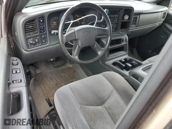 ✅ 2006 Chevrolet Silverado 1500 LT2 • VIN: 1GCEK19B06Z179607 • Лот: 55484885. Опубликован ранее на Copart с пробегом 193 003 миль. Бесплатный доступ к архиву аукционных продаж из США и подробный отчёт об истории автомобиля на DreamBid. Изображение 8.