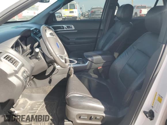 ✅ 2015 Ford Explorer XLT • VIN: 1FM5K8D88FGB57866 • Lot: 84923145. Wystawiony na Copart z przebiegiem 90 274 mil. Bezpłatny archiwum sprzedaży aukcyjnych z USA i szczegółowy raport historii pojazdu na DreamBid. Zdjęcie 7.