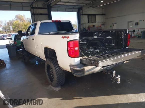 ✅ 2016 Chevrolet Silverado 2500HD Work Truck • VIN: 1GC1KUEG4GF106034 • Лот: 43520778. Опубликован ранее на IAAI с пробегом 166 072 миль. Бесплатный доступ к архиву аукционных продаж из США и подробный отчёт об истории автомобиля на DreamBid. Изображение 3.