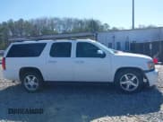 ✅ 2011 Chevrolet Suburban LT • VIN: 1GNSCJE05BR357775 • Lot: 41807667. Wystawiony na IAAI z przebiegiem 327 313 mil. Bezpłatny archiwum sprzedaży aukcyjnych z USA i szczegółowy raport historii pojazdu na DreamBid. Zdjęcie 13.