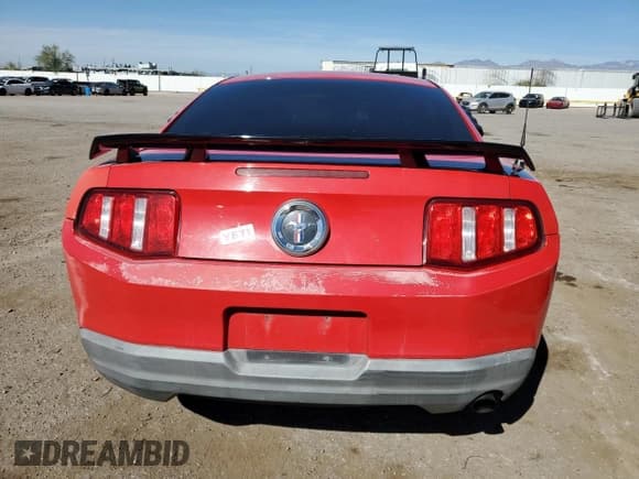 ✅ 2010 Ford Mustang V6 • VIN: 1ZVBP8AN0A5125031 • Lot: 90593235. Listed on Copart with 200,073 mi. Free auction sales archive from the USA and detailed vehicle history report at DreamBid. Image 6.