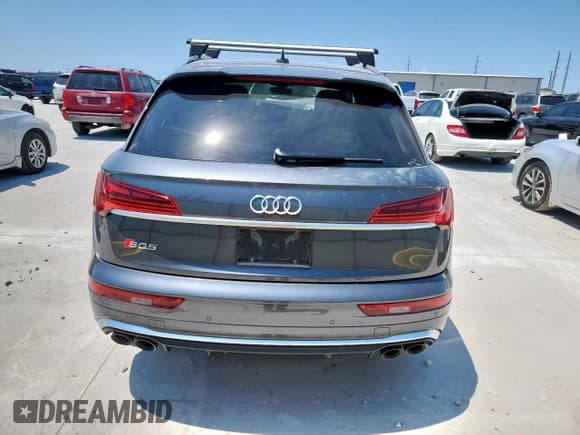 ✅ 2022 Audi SQ5 Premium • VIN: WA1A4AFY2N2103115 • Lot: 68171305. Wystawiony na Copart z przebiegiem Nie podano. Bezpłatny archiwum sprzedaży aukcyjnych z USA i szczegółowy raport historii pojazdu na DreamBid. Zdjęcie 6.