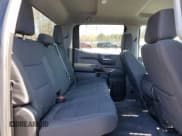 ✅ 2022 Chevrolet Silverado 1500 Custom Trail Boss • VIN: 1GCPYCEL7NZ155210 • Lot: 53952155. Wystawiony na Copart z przebiegiem 35 762 mil. Bezpłatny archiwum sprzedaży aukcyjnych z USA i szczegółowy raport historii pojazdu na DreamBid. Zdjęcie 10.