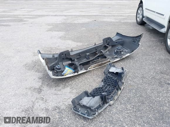 ✅ 2012 Nissan Armada Platinum • VIN: 5N1BA0NE5CN614040 • Lot: 42551134. Wystawiony na IAAI z przebiegiem 109 720 mil. Bezpłatny archiwum sprzedaży aukcyjnych z USA i szczegółowy raport historii pojazdu na DreamBid. Zdjęcie 11.