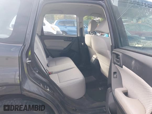 ✅ 2017 Subaru Forester • VIN: JF2SJAAC6HH488521 • Lot: 43308177. Wystawiony na IAAI z przebiegiem 127 851 mil. Bezpłatny archiwum sprzedaży aukcyjnych z USA i szczegółowy raport historii pojazdu na DreamBid. Zdjęcie 8.