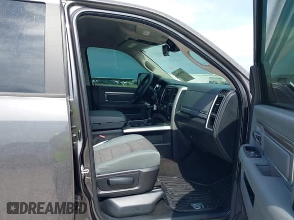 ✅ 2016 Ram 2500 Big Horn • VIN: 3C6UR5JL2GG102653 • Lot: 41892666. Listed on IAAI with 86,740 mi. Free auction sales archive from the USA and detailed vehicle history report at DreamBid. Image 5.
