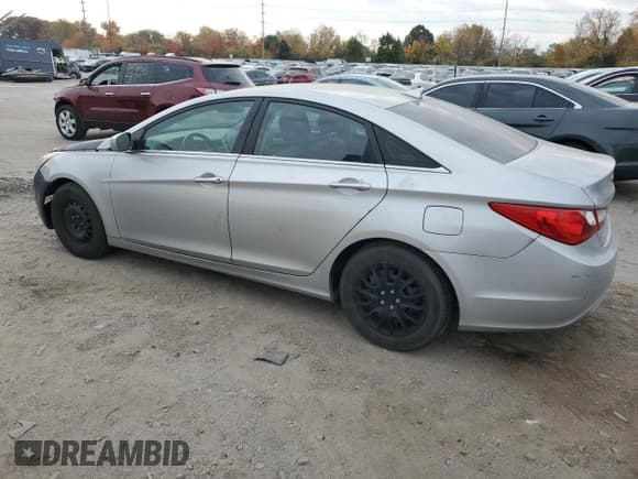 ✅ 2011 Hyundai Sonata GLS • VIN: 5NPEB4AC8BH032071 • Lot: 77224774. Listed on Copart with 264,216 mi. Free auction sales archive from the USA and detailed vehicle history report at DreamBid. Image 2.