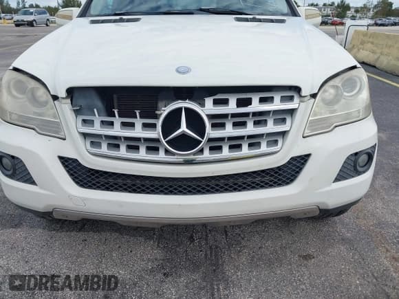 ✅ 2009 Mercedes-Benz M 350 • VIN: 4JGBB86E19A499429 • Lot: 43624114. Listed on IAAI with 172,647 mi. Free auction sales archive from the USA and detailed vehicle history report at DreamBid. Image 12.