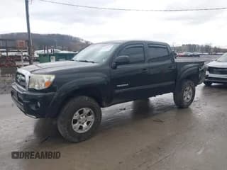✅ 2010 Toyota Tacoma • VIN: 5TELU4EN0AZ710210 • Lot: 43750008. Listed on IAAI with 210,834 mi. Free auction sales archive from the USA and detailed vehicle history report at DreamBid. Image 2.