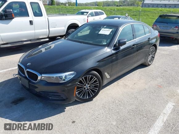 ✅ 2019 BMW 5 Series 530i xDrive • VIN: WBAJA7C55KWW08711 • Lot: 42043609. Listed on IAAI with 100,383 mi. Free auction sales archive from the USA and detailed vehicle history report at DreamBid. Image 2.