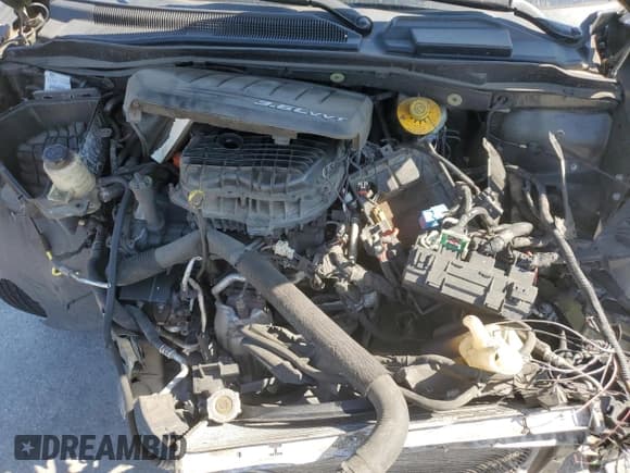 ✅ 2016 Chrysler Town & Country Touring • VIN: 2C4RC1BGXGR301180 • Lot: 80942375. Wystawiony na Copart z przebiegiem Nie podano. Bezpłatny archiwum sprzedaży aukcyjnych z USA i szczegółowy raport historii pojazdu na DreamBid. Zdjęcie 12.