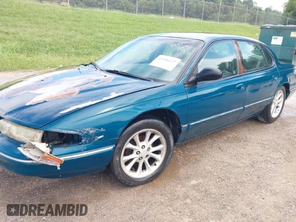 ✅ 1997 Chrysler LHS • VIN: 2C3HC56F8VH586070 • Lot: 42596622. Listed on IAAI with 313,052 mi. Free auction sales archive from the USA and detailed vehicle history report at DreamBid. Image 2.