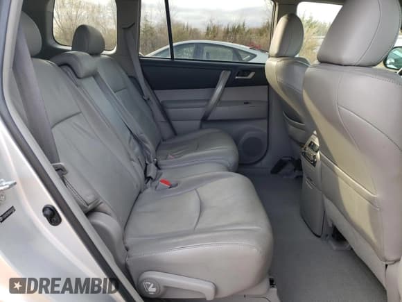 ✅ 2010 Toyota Highlander SE • VIN: 5TDJK3EHXAS034315 • Lot: 93135255. Listed on Copart with 160,327 mi. Free auction sales archive from the USA and detailed vehicle history report at DreamBid. Image 11.