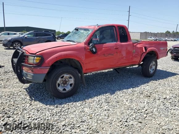 ✅ 2001 Toyota Tacoma PreRunner • VIN: 5TESN92NX1Z846886 • Lot: 52961165. Wystawiony na Copart z przebiegiem 311 509 mil. Bezpłatny archiwum sprzedaży aukcyjnych z USA i szczegółowy raport historii pojazdu na DreamBid. Zdjęcie 1.