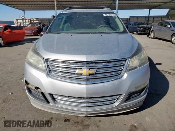 2014 Chevrolet Traverse LS z VIN 1GNKRFED4EJ119322, wystawiony jako Copart lot #85428215 z przebiegiem 122 646 mil mil oraz Czysty tytuł • Clean title. Historia ofert i sprzedaży dostępna na DreamBid. Obrazek 5.