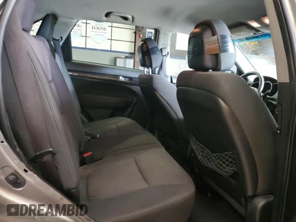 ✅ 2011 Kia Sorento LX • VIN: 5XYKTDA25BG166390 • Lot: 71666955. Listed on Copart with 239,005 mi. Free auction sales archive from the USA and detailed vehicle history report at DreamBid. Image 11.