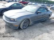 ✅ 2010 Ford Mustang V6 • VIN: 1ZVBP8ENXA5174358 • Лот: 42744450. Опубликован ранее на IAAI с пробегом 130 000 миль. Бесплатный доступ к архиву аукционных продаж из США и подробный отчёт об истории автомобиля на DreamBid. Изображение 2.