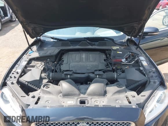 ✅ 2012 Jaguar XJ Supercharged • VIN: SAJWA2GE8CMV23141 • Lot: 42927491. Wystawiony na IAAI z przebiegiem 185 699 mil. Bezpłatny archiwum sprzedaży aukcyjnych z USA i szczegółowy raport historii pojazdu na DreamBid. Zdjęcie 10.