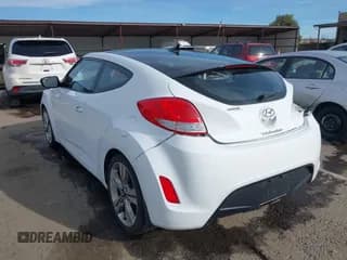 ✅ 2017 Hyundai Veloster • VIN: KMHTC6ADXHU318331 • Lot: 41588356. Wystawiony na IAAI z przebiegiem 48 282 mil. Bezpłatny archiwum sprzedaży aukcyjnych z USA i szczegółowy raport historii pojazdu na DreamBid. Zdjęcie 3.