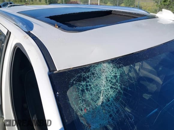 ✅ 2022 Chevrolet Suburban Premier • VIN: 1GNSKFKD3NR267634 • Lot: 42737206. Wystawiony na IAAI z przebiegiem 59 812 mil. Bezpłatny archiwum sprzedaży aukcyjnych z USA i szczegółowy raport historii pojazdu na DreamBid. Zdjęcie 6.